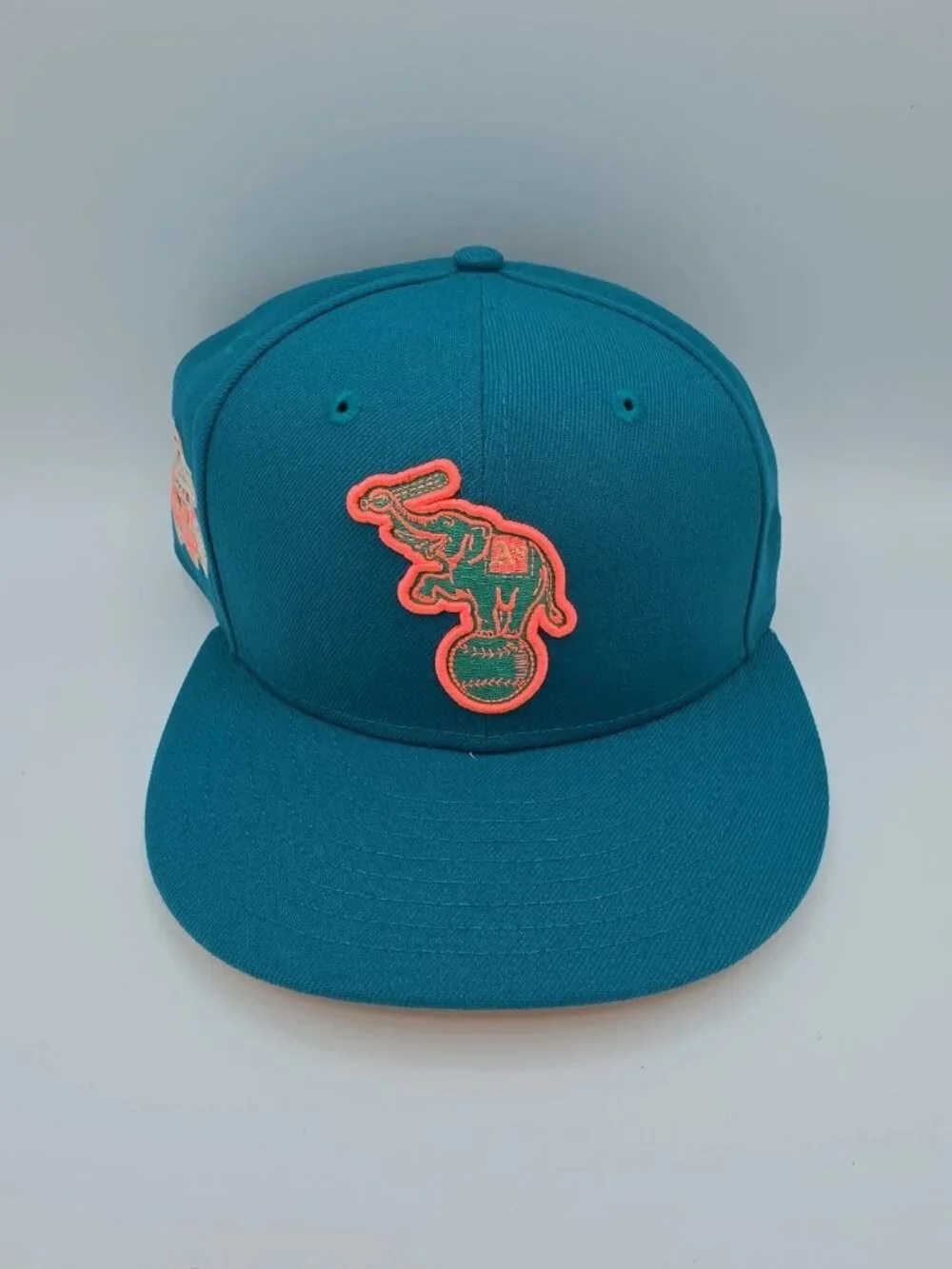 New Era hat club exclusive 7 3/8 Oakland Athletics Badlands Collection Pink Gree